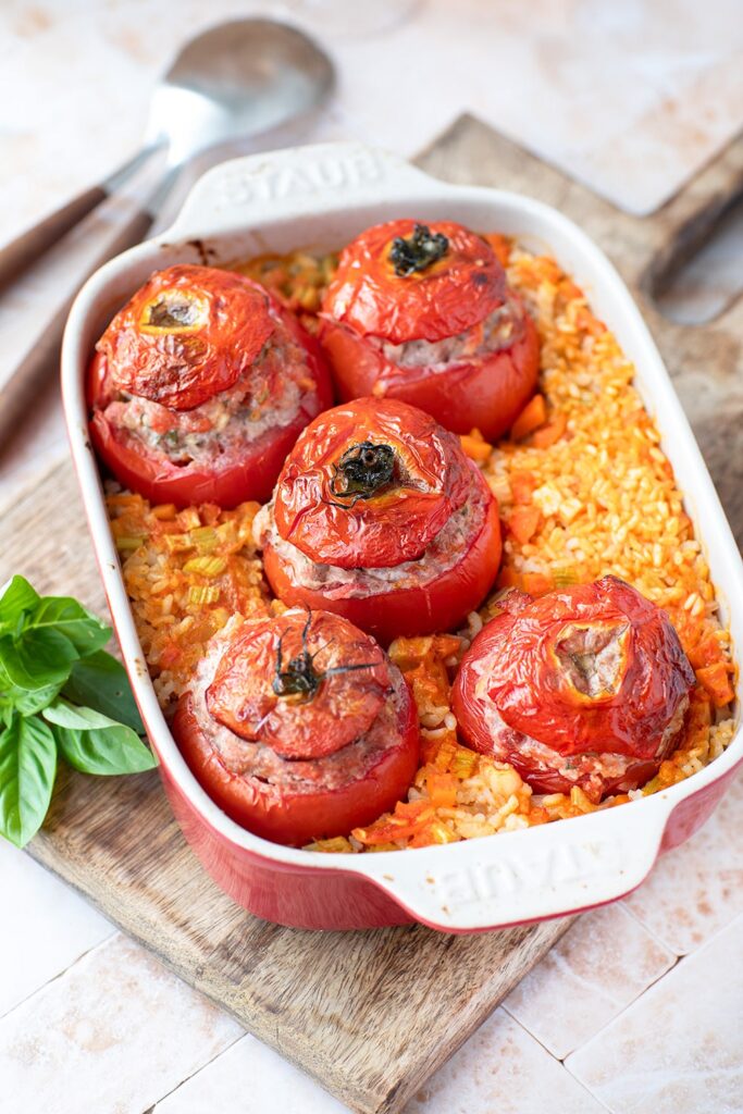 découvrez notre recette facile et savoureuse de tomates farcies, un plat traditionnel aux saveurs authentiques. conseils, ingrédients et étapes pour réussir des tomates farcies maison parfaites.