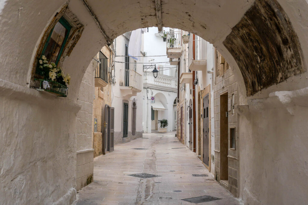 découvrez les incontournables de monopoli en 2025 ainsi que nos meilleurs conseils pour profiter pleinement de votre séjour dans cette charmante ville italienne.