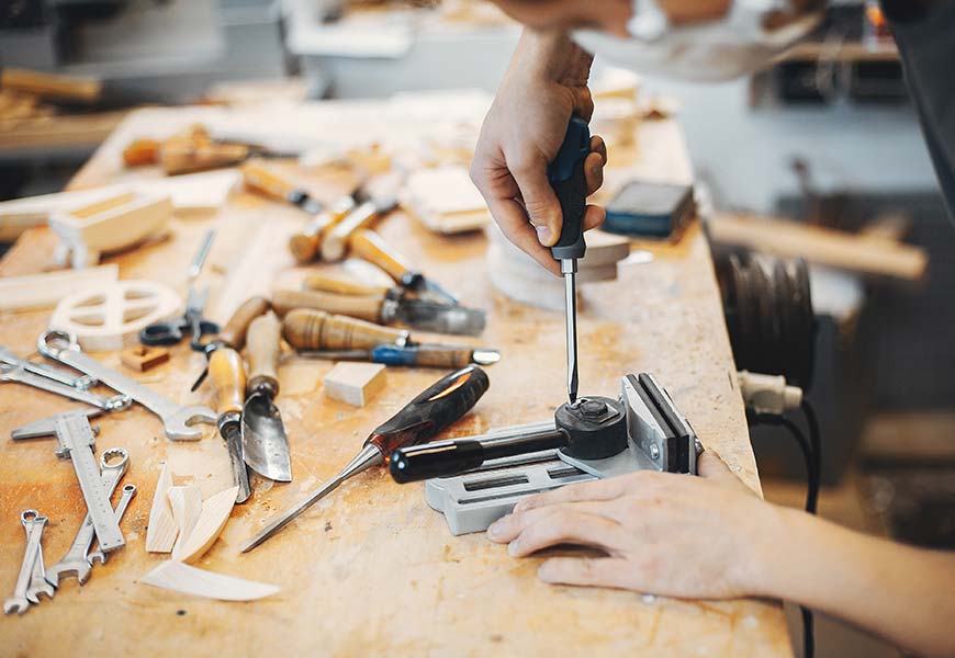 découvrez les avis sur les cours de bricolage de l'institut du bricolage pour apprendre facilement et rapidement les techniques essentielles du bricolage.