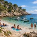 découvrez la plage de la calade à toulon grâce à notre guide complet : accès, conseils pratiques et astuces pour profiter pleinement de ce lieu idyllique.